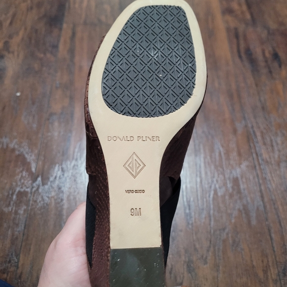 NWOT Donald Pliner Brown Wedge Lizzy Booties size 9